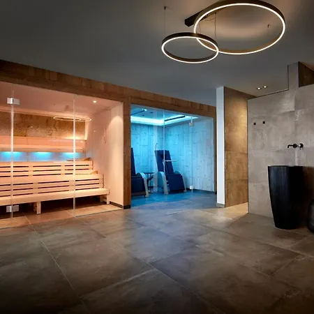 Panoramahotel Burgeck ホテル クリムル