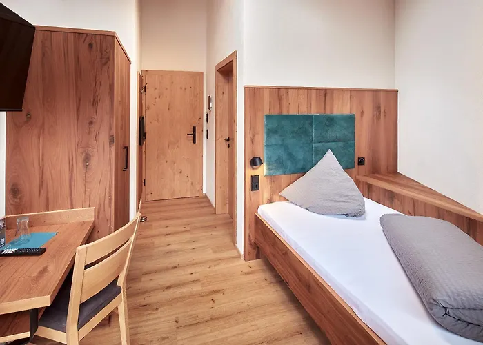 فندق Panoramahotel Burgeck 4*